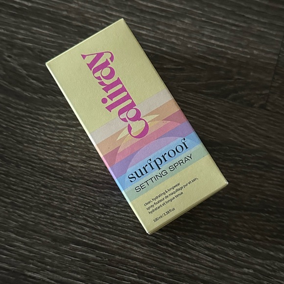 Nwt Surfproof Hydrating Setting Spray with Niacinamide - Picture 3 of 5